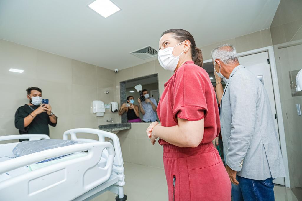 GOVERNADORA RAQUEL LYRA INAUGURA LEITOS DE TERAPIA INTENSIVA NA ZONA DA