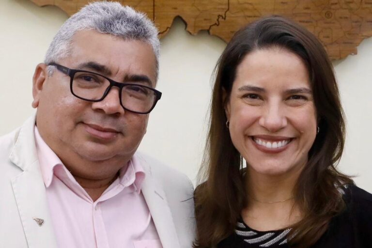 PSD DE RAQUEL LYRA ATRAI PREFEITO DE MACHADOS E CAUSA NOVA BAIXA NO PSB