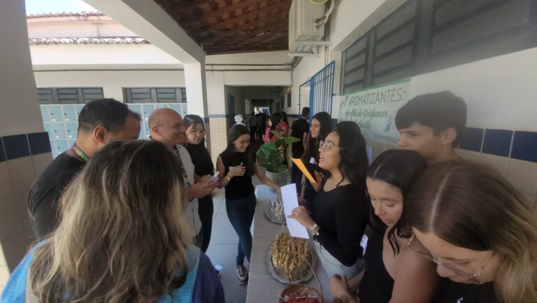 EM SERTÂNIA, A EREM OLAVO BILAC REALIZA SUA I EXPO EREMOB COM GRANDE SUCESSO