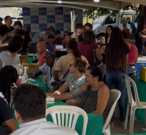 CARRETA DA SAÚDE LEVA ATENDIMENTOS ESPECIALIZADOS À POPULAÇÃO