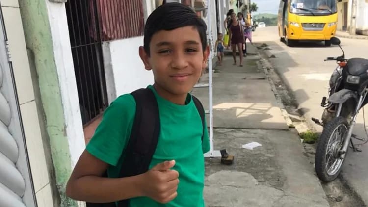 MÃE ENCONTRA CORPO DO FILHO DE 14 ANOS ENTERRADO NA ZONA RURAL DE BARRA DE GUABIRABA