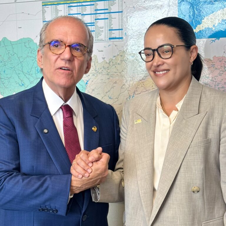 PREFEITA POLLYANNA ABREU BUSCA NOVOS INVESTIMENTOS PARA SERTÂNIA DURANTE MARCHA DOS PREFEITOS EM BRASÍLIA